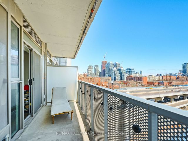 602 - 20 Richardson St E