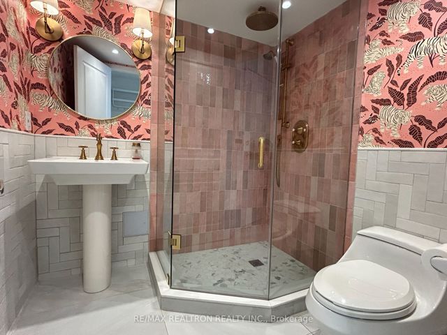 508 - 323 Richmond St E
