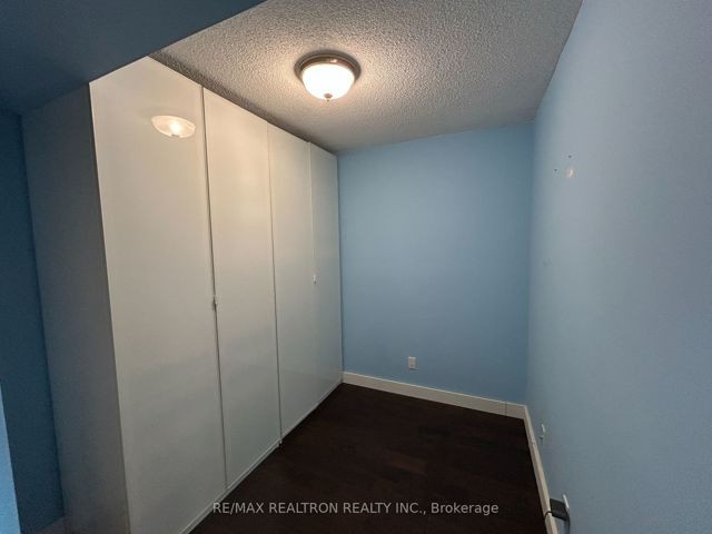 508 - 323 Richmond St E
