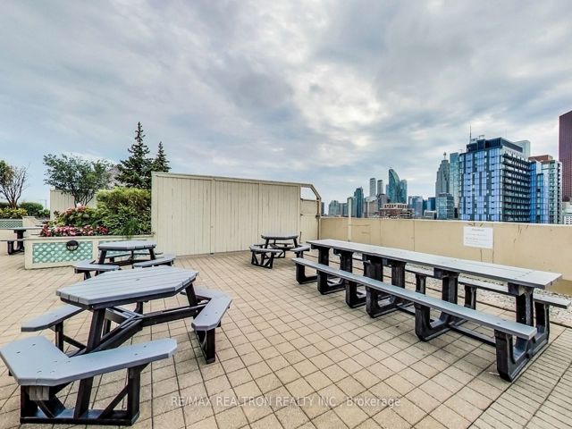 508 - 323 Richmond St E