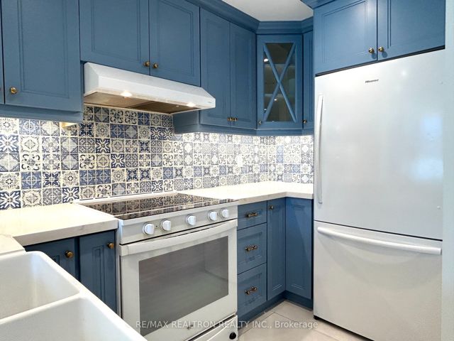 508 - 323 Richmond St E