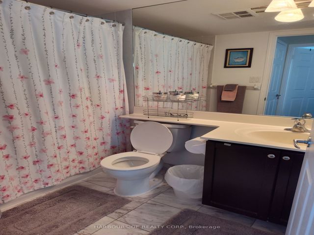 608 - 228 Queens Quay W