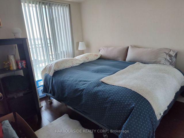 608 - 228 Queens Quay W