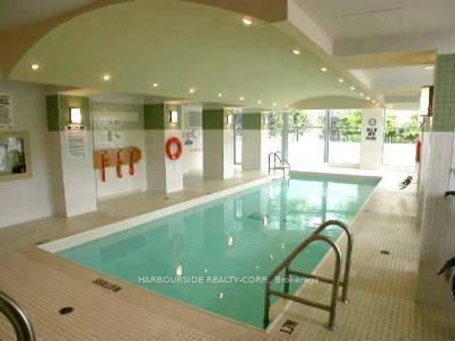 608 - 228 Queens Quay W