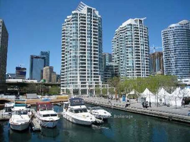 608 - 228 Queens Quay W