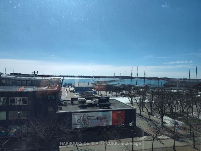 608 - 228 Queens Quay W
