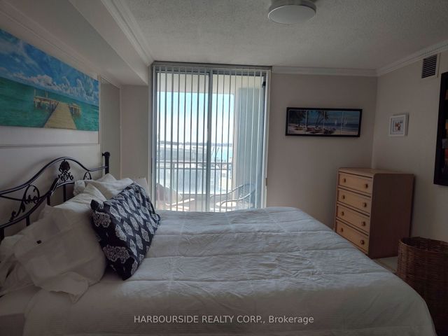 608 - 228 Queens Quay W