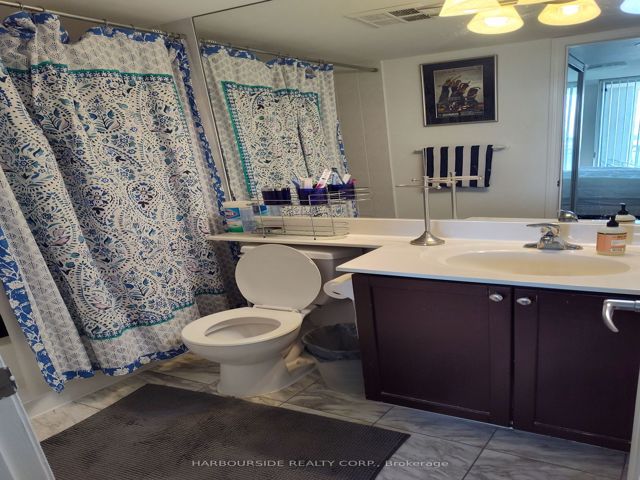 608 - 228 Queens Quay W