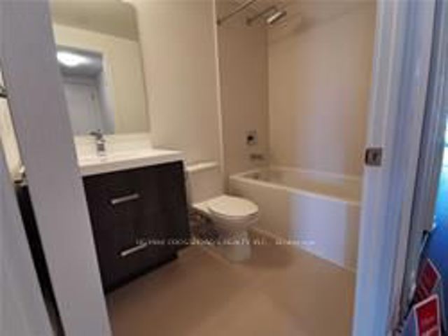 1205 - 50 Wellesley St E