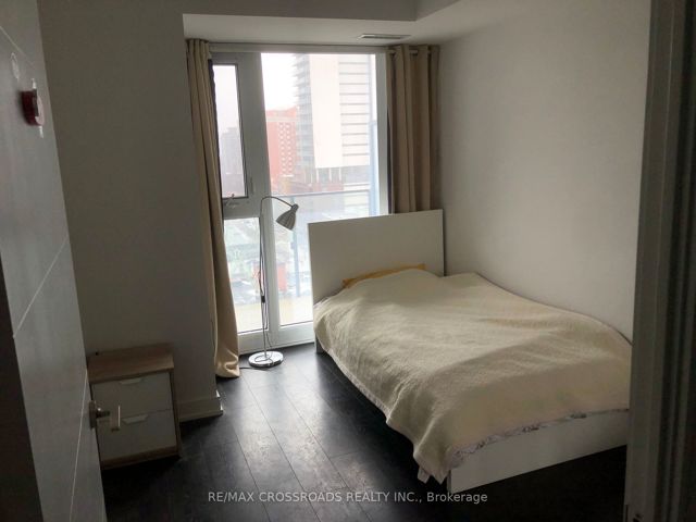 1205 - 50 Wellesley St E