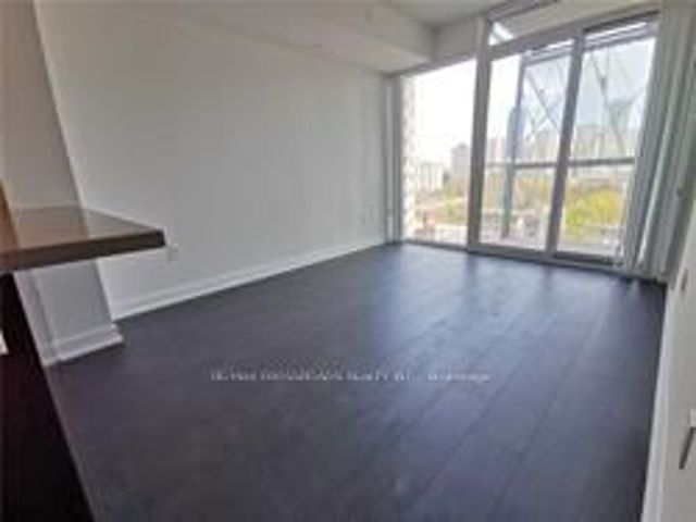 1205 - 50 Wellesley St E