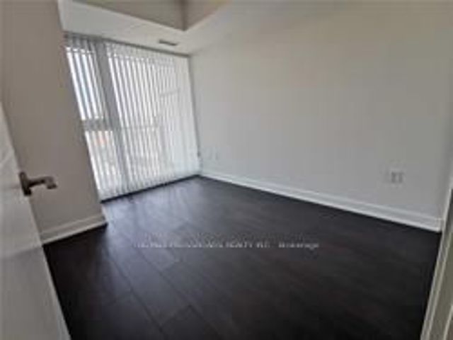 1205 - 50 Wellesley St E
