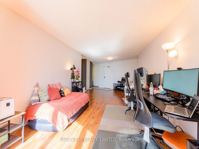 604 - 260 Queens Quay W