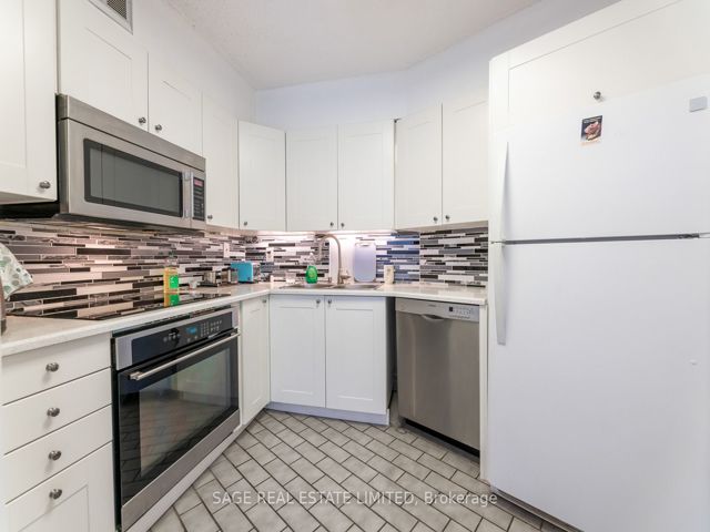 604 - 260 Queens Quay W