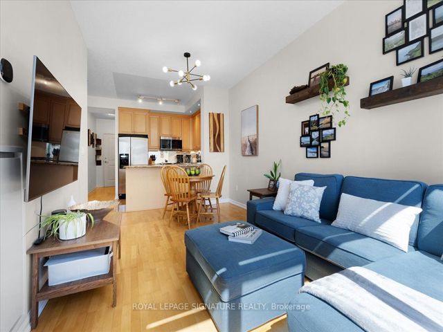 327 - 628 Fleet St