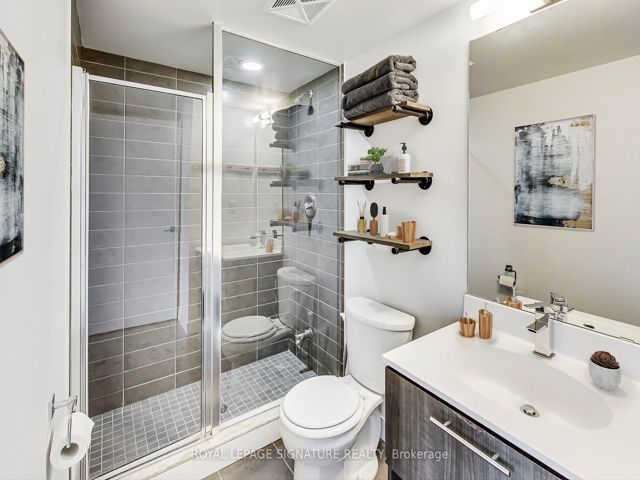 621 - 120 Dallimore Circ