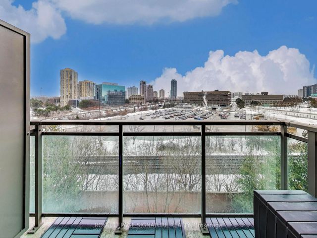 621 - 120 Dallimore Circ