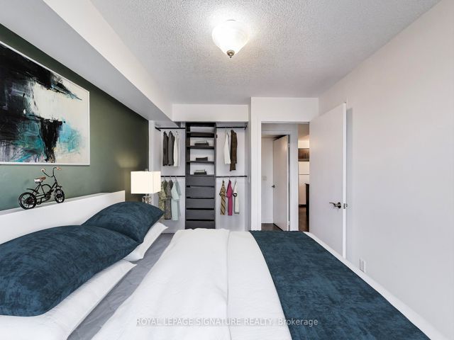 621 - 120 Dallimore Circ