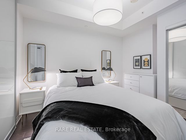 704 - 8 Mercer St