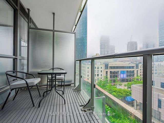 704 - 8 Mercer St