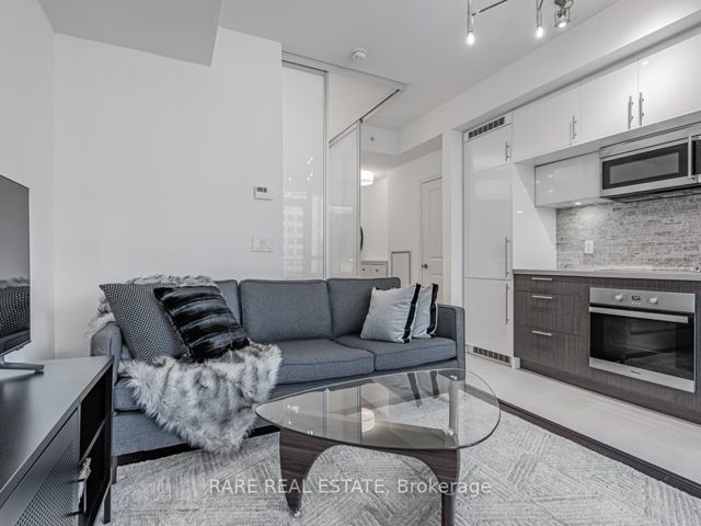704 - 8 Mercer St