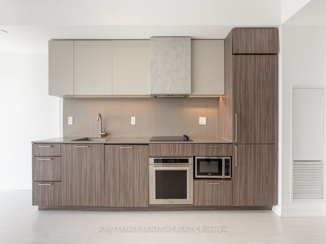 2815 - 19 Western Battery Rd