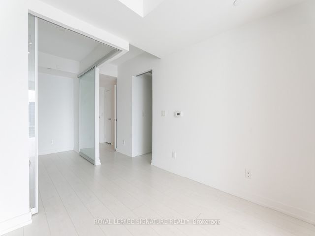 2815 - 19 Western Battery Rd