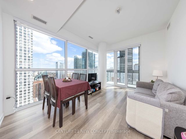 2003 - 39 Roehampton Ave