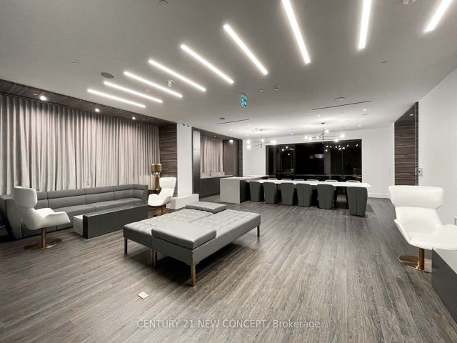 2003 - 39 Roehampton Ave