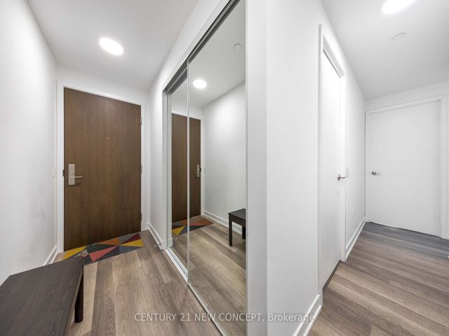 2003 - 39 Roehampton Ave
