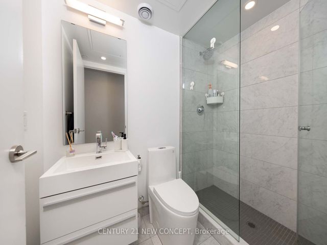 2003 - 39 Roehampton Ave