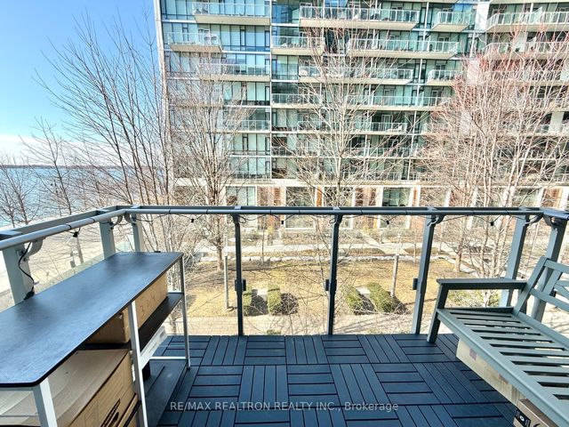 324 - 39 Queens Quay E