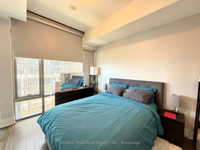 324 - 39 Queens Quay E