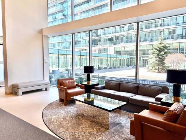 324 - 39 Queens Quay E