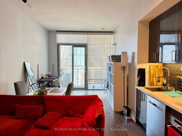 324 - 39 Queens Quay E