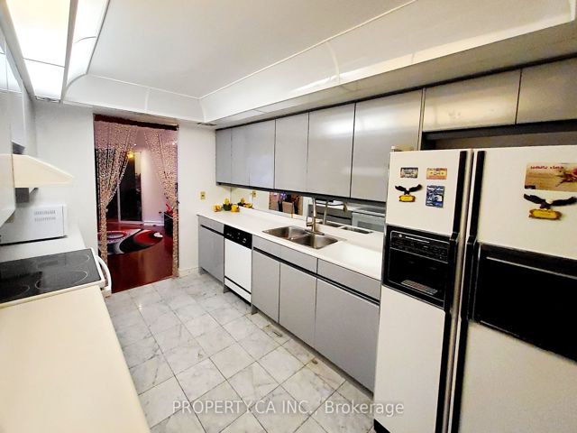 1109 - 33 University Ave