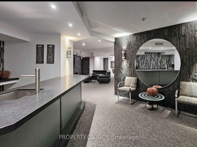 1109 - 33 University Ave