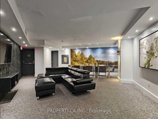1109 - 33 University Ave