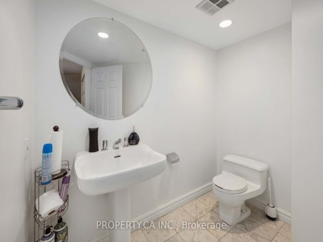 1109 - 33 University Ave