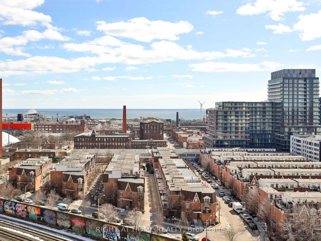 Lower Penthouse 03 - 200 Sudbury St