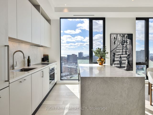 Lower Penthouse 03 - 200 Sudbury St