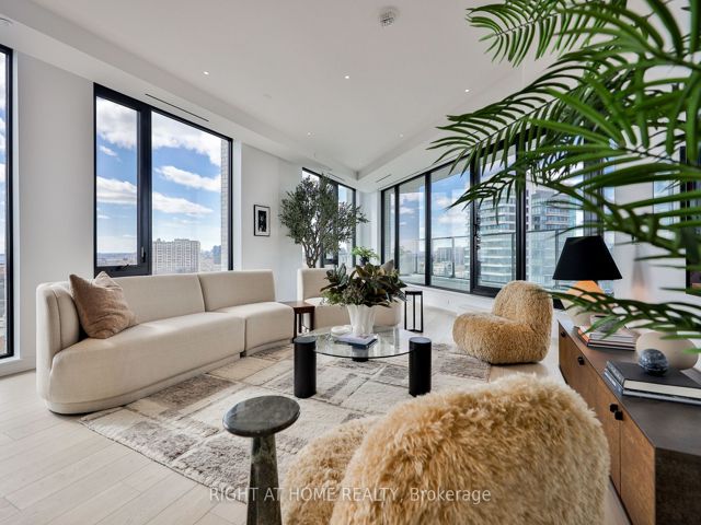 Lower Penthouse 03 - 200 Sudbury St