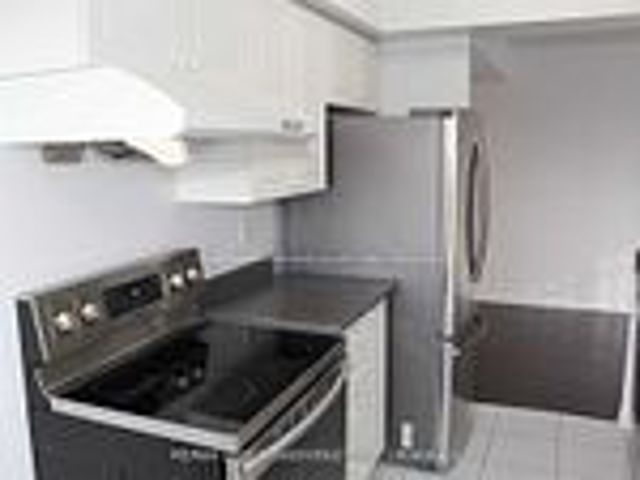605 - 153 Beecroft Rd N