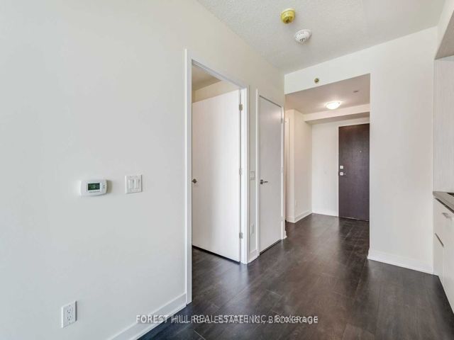 5406 - 2221 Yonge St