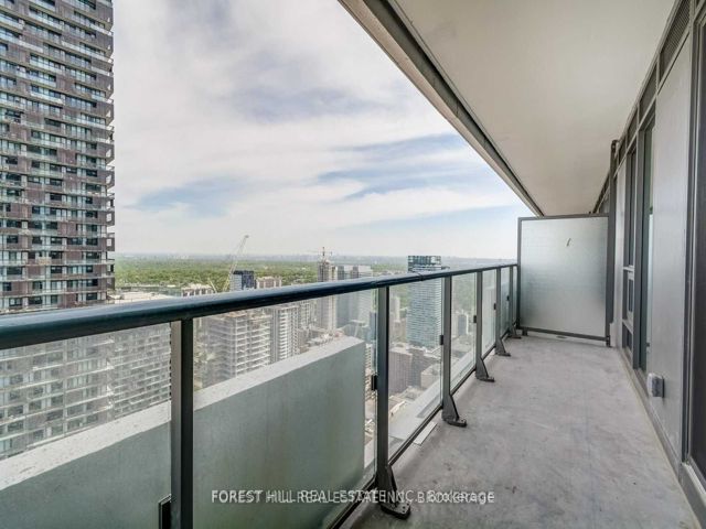 5406 - 2221 Yonge St