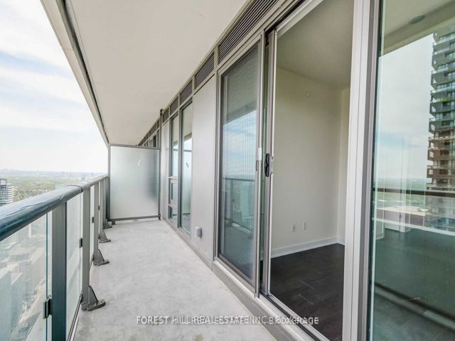 5406 - 2221 Yonge St
