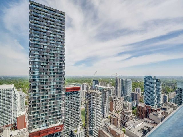 5406 - 2221 Yonge St