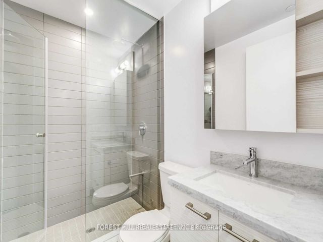 5406 - 2221 Yonge St
