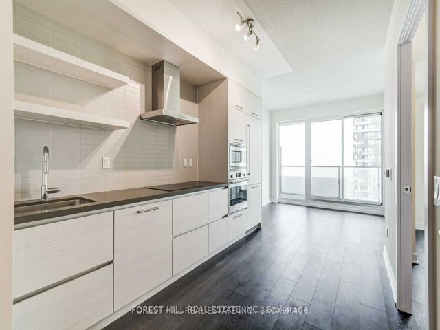 5406 - 2221 Yonge St