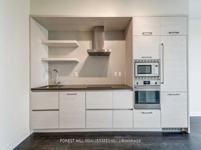 5406 - 2221 Yonge St